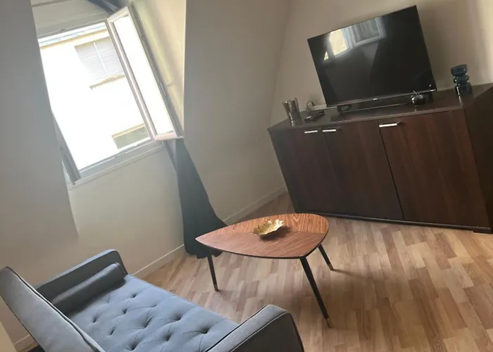 Apartment Monteiro Paris